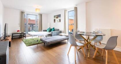 Near LEGOLAND, Heathrow and Historic Windsor