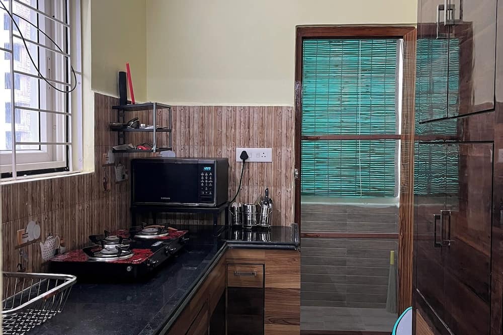 Premium 1BHK Gachibowli -Walk to AIG
