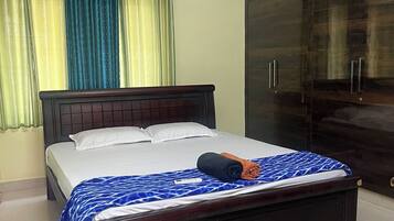 Family Apartment, 1 Bedroom, Non Smoking, Kitchen | Iron/ironing board, free WiFi
