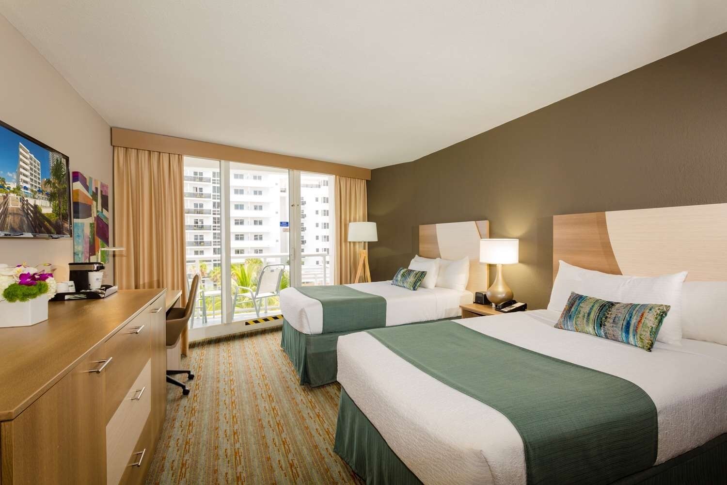 Built For Relaxing Days And Memorable Nights! Outdoor Pool, Ocean View! - Miami Beach, FL