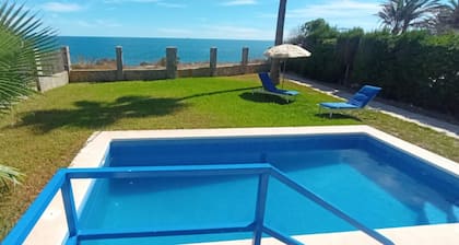 Villa María - Beautiful beachfront villa with private pool in Vinaròs - Ref 856