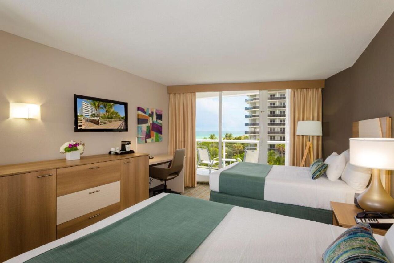 Stay Somewhere That Feels Instantly Welcoming! Outdoor Pool, Ocean View! - South Beach, FL