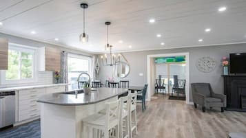 Casa, 3 habitaciones, alberca privada, vista al jardín | Comedor