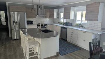 Casa, 3 habitaciones, alberca privada, vista al jardín | Interior