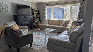 Casa, 3 quartos, piscina particular, vista para o jardim | Sala de estar
