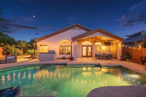 Waterfront 3BR Home with Pool ,BBQ Patio & Fire Pit