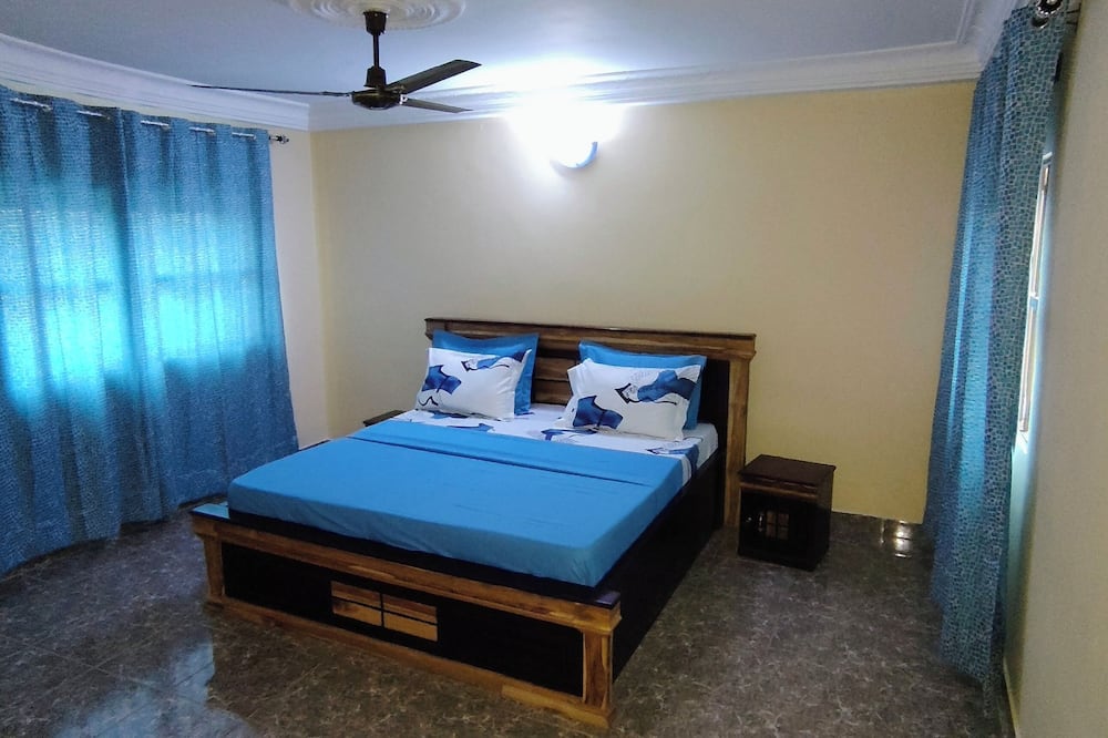 Royal Blue Apartments