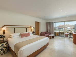 Tabla de planchar con plancha, wifi y ropa de cama 