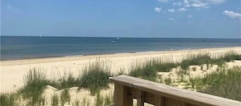 3 bedroom home by the Sea, a block from the beach!