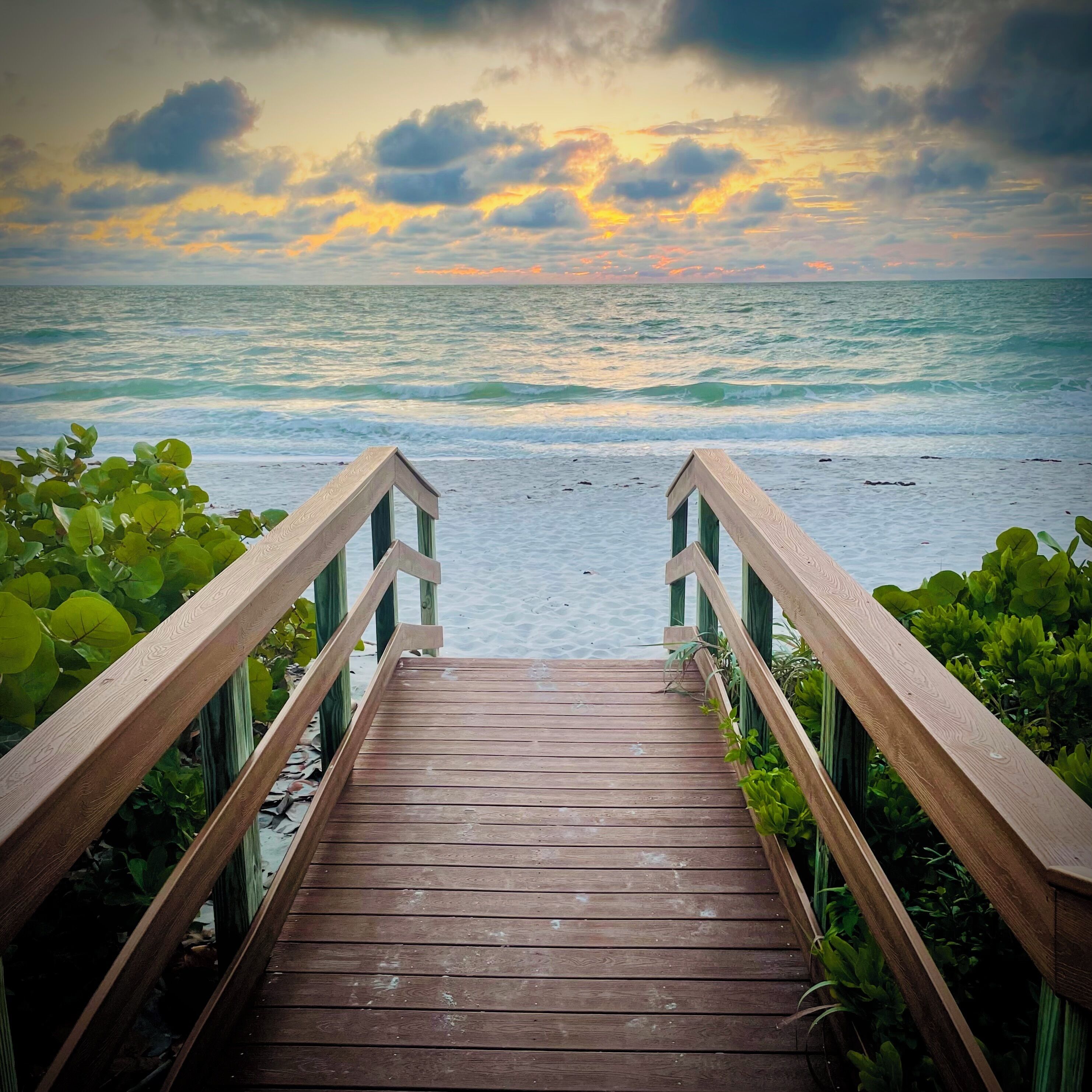 Beach nearby, sun loungers, beach towels