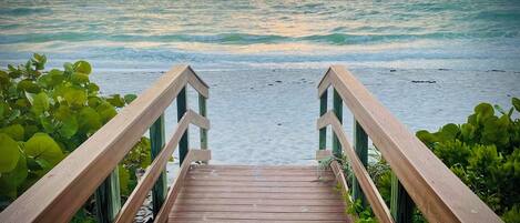 Beach nearby, sun loungers, beach towels