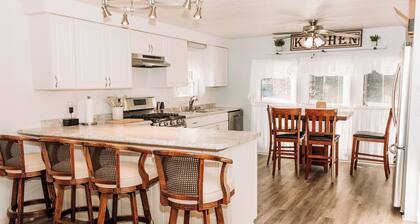 Cozy 2 Bedroom Home in Prairie du Chien - Make a Memory