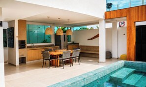 Casa Condomínio Prime com Piscina Privativa - Barreirinhas/MA | Eigene Küche | Kühlschrank, Mikrowelle, Kochgeschirr/Geschirr/Besteck, Esstisch