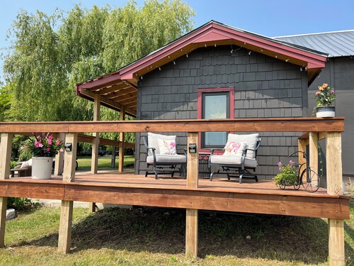 Perfect 1-bedroom  off barn with AC in charming Petoskey
