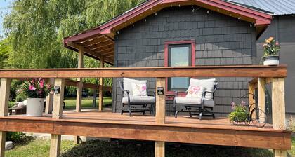 Perfect 1-bedroom off barn with AC in charming Petoskey