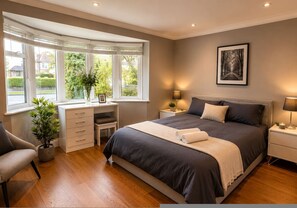 Room - Brentwood Detached Bungalow with Garden + parking (Shenfield)