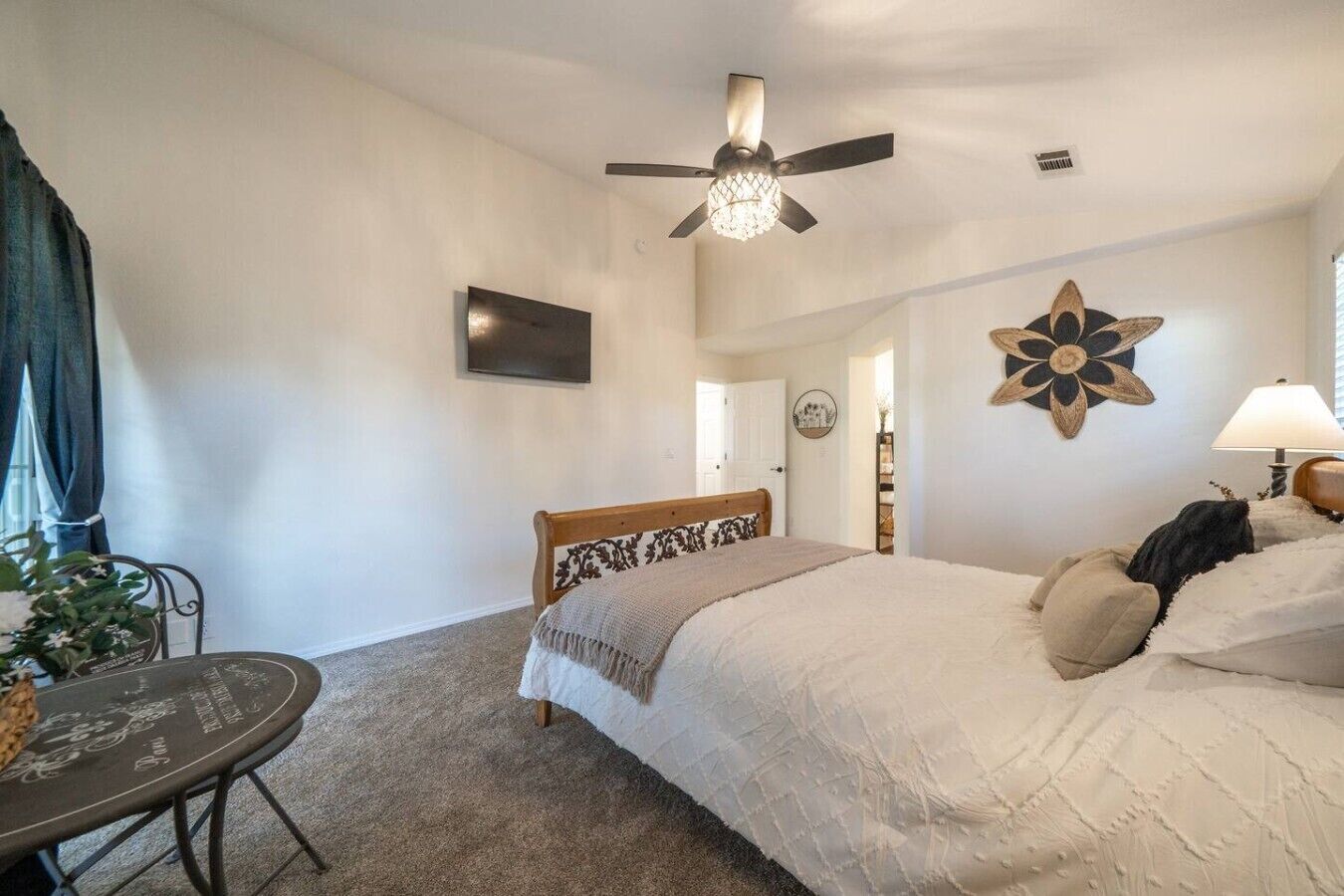 3 bedrooms, iron/ironing board, travel crib, WiFi