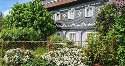 Experience monument protection: Stylish half-timbered attic with a feel-good climate