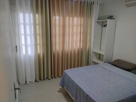Espaço de trabalho para notebook, ferros/tábuas de passar roupa