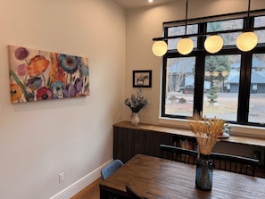 Dining - Beautiful 4-bedroom home in scenic Ouray, ideal for families and groups (Ouray)