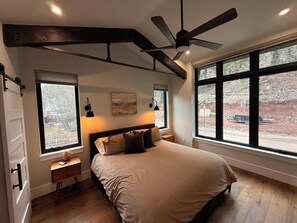 WiFi, bed sheets - Beautiful 4-bedroom home in scenic Ouray, ideal for families and groups (Ouray)