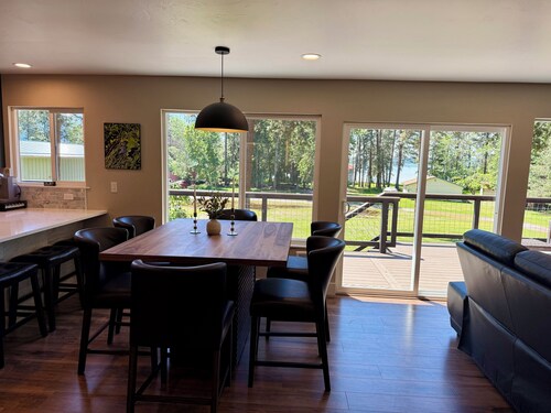 Finley Point Escape on Flathead Lake Near GNP