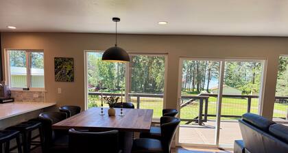 Finley Point Escape on Flathead Lake Near GNP