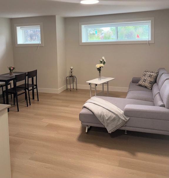 Terrific 2-bedroom Guest Suite In Burnaby - 本那比