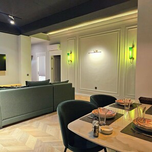 Căn hộ Deluxe, quang cảnh thành phố | Khu ăn uống