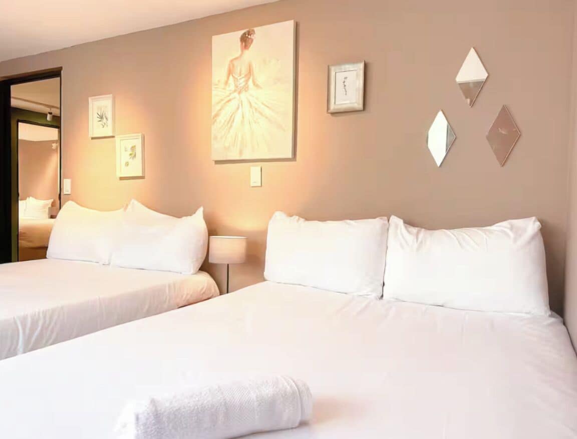 3 bedrooms, iron/ironing board, WiFi, bed sheets