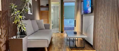 2 habitaciones, tabla de planchar con plancha, wifi y ropa de cama