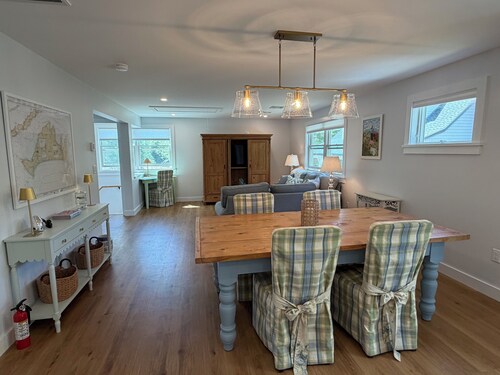 Edgartown Mermaid Loft on Martha’s Vineyard Sleeps Four--1.3 miles from town