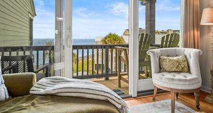 Stunning Ocean Views, Guest Carts + Golf Cart!