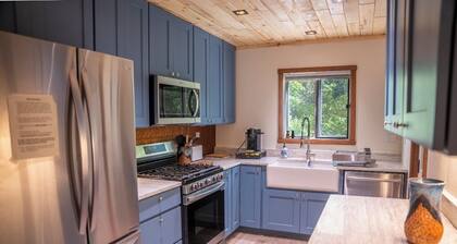 2-bedroom condo in Taos Ski Valley, short walk to ski and main village