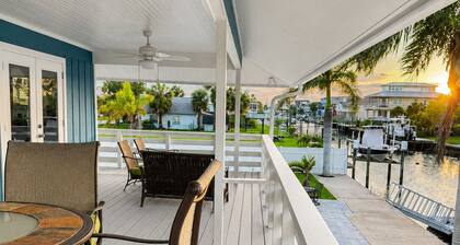 Huge water front 3-bedroom house with boat dock and pool
