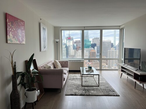 Million Dollar View, 1-bedroom apartment in charming New York with AC near MSG