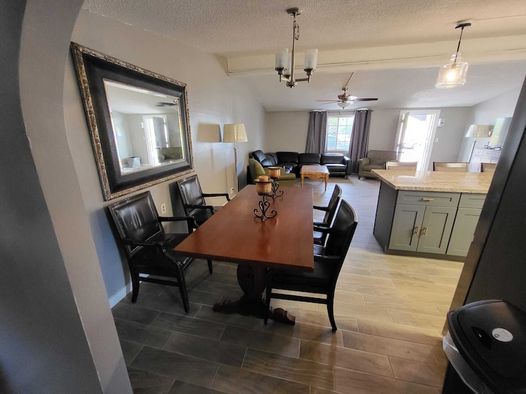 Spacious 6-bedroom House In Charming In Antelope Valley - 펌데일