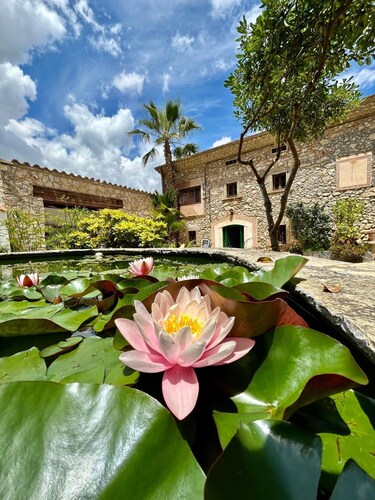 Casa Montserrat Ruralvilla: Authentic Catalan Farmhouse with Modern Comforts