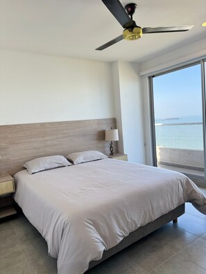 Internet, bed sheets - Serene 3-bedroom apartment with AC in Santa Marta (Santa Marta)