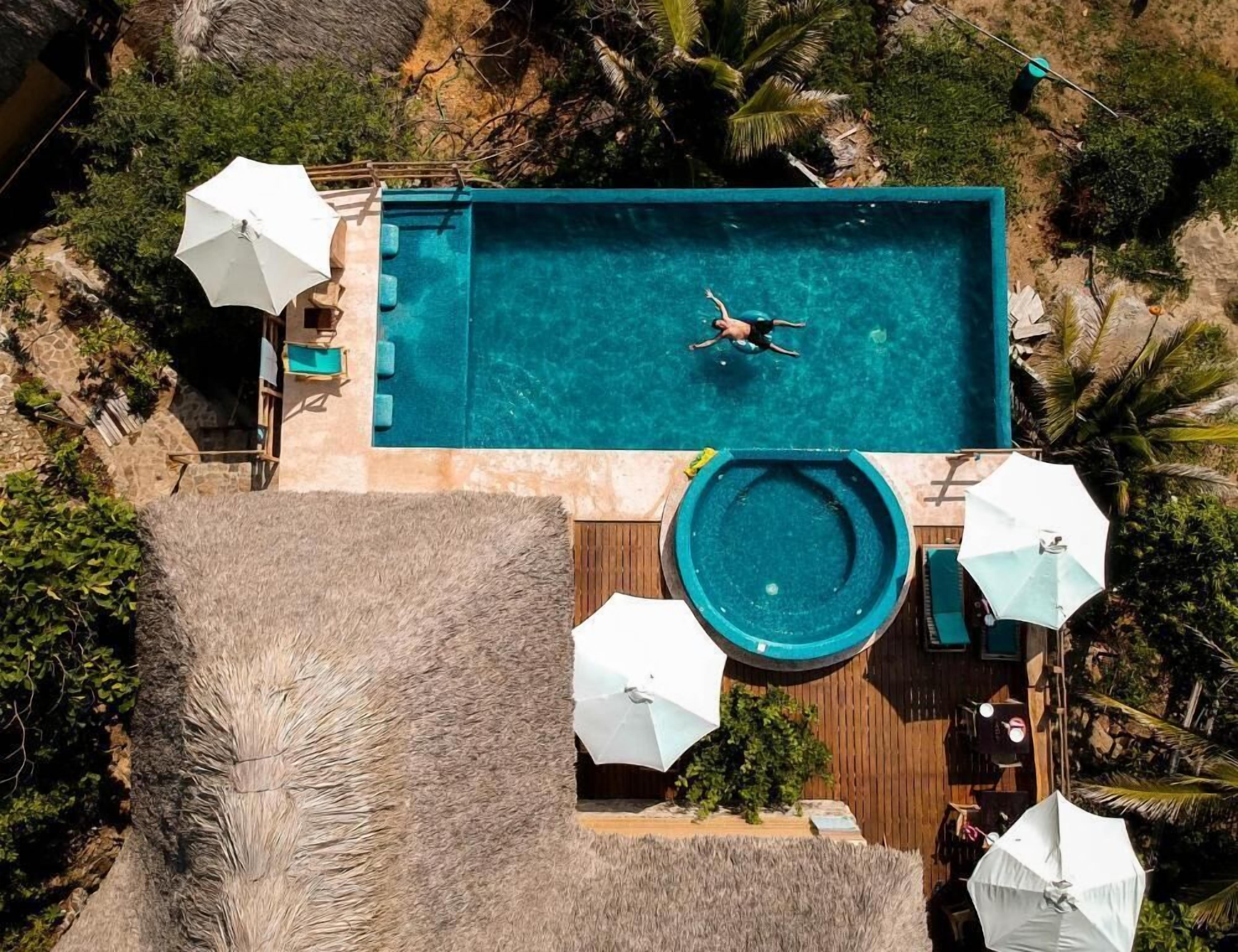 15 outdoor pools