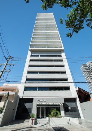 Exterior - City View Studio near Malls | Pool, Gym & BBQ (Asunción)