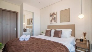 Strykjärn/strykbräda, wi-fi och sängkläder