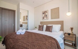 Iron/ironing board, WiFi, bed sheets - City View Studio near Malls, Pool, Gym & BBQ (Asunción)