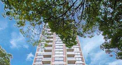 Chic Studio Near Malls with Pool and Gym
