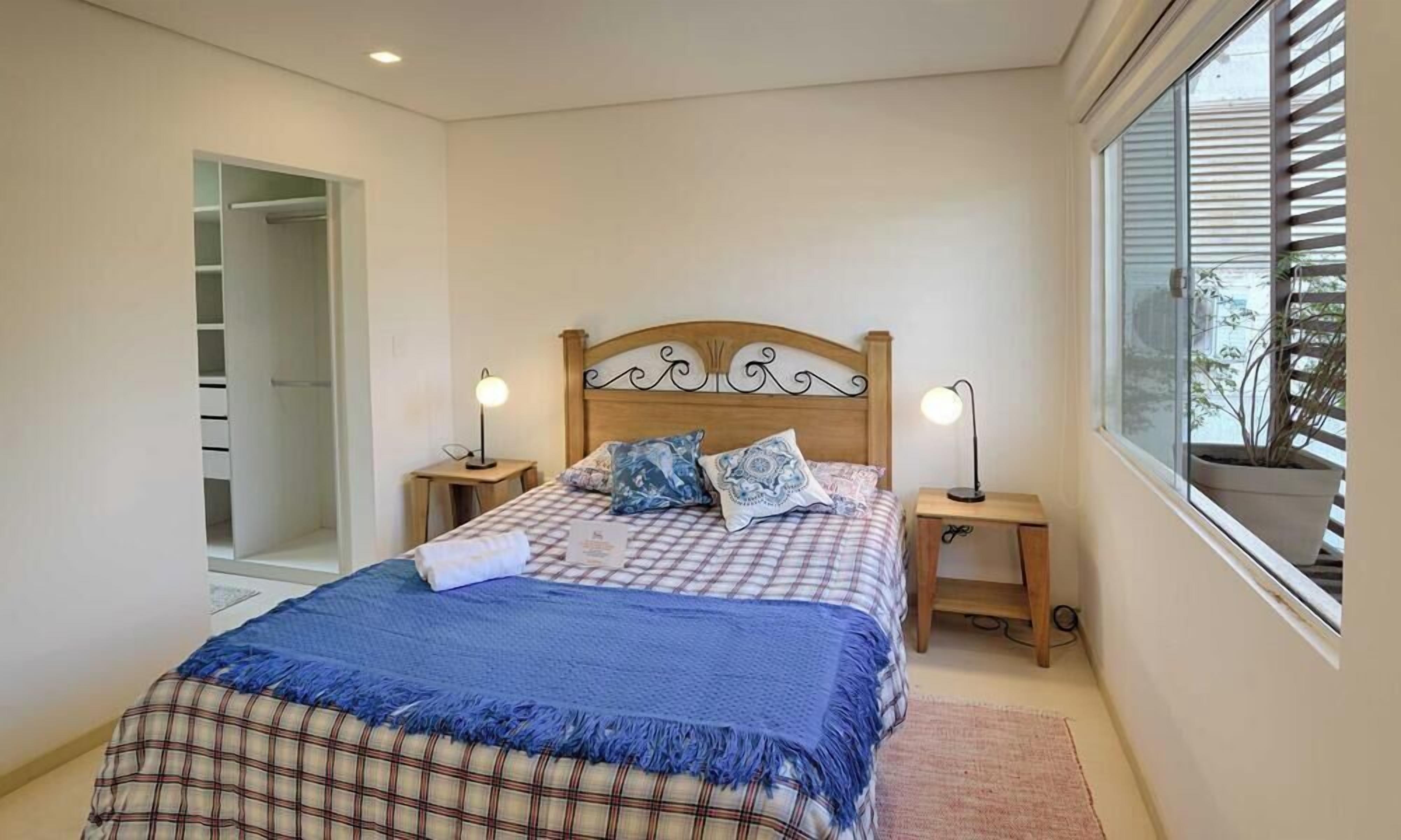 Main bedroom with walk-in closet