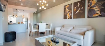 Marlin Luke - 201 - Cinthia Gauto · 2BRParadise: Dream kitchen, garaje