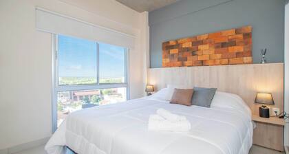 Urban Two-Bedroom in a Central Location with Fast WiFi