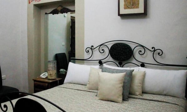 Quarto júnior | Cofres nos quartos, ferros/tábuas de passar roupa, Wi-Fi de cortesia