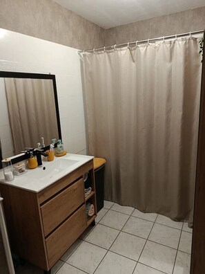 Handtücher, Toilettenpapier