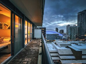 Classic Suite, 2 Bedrooms, Partial Lake View | Terrace/patio